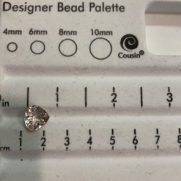 4.35 Carats Imperial Natural Topaz Cut Stone from Skardu Pakistan - Picture 10 of 16